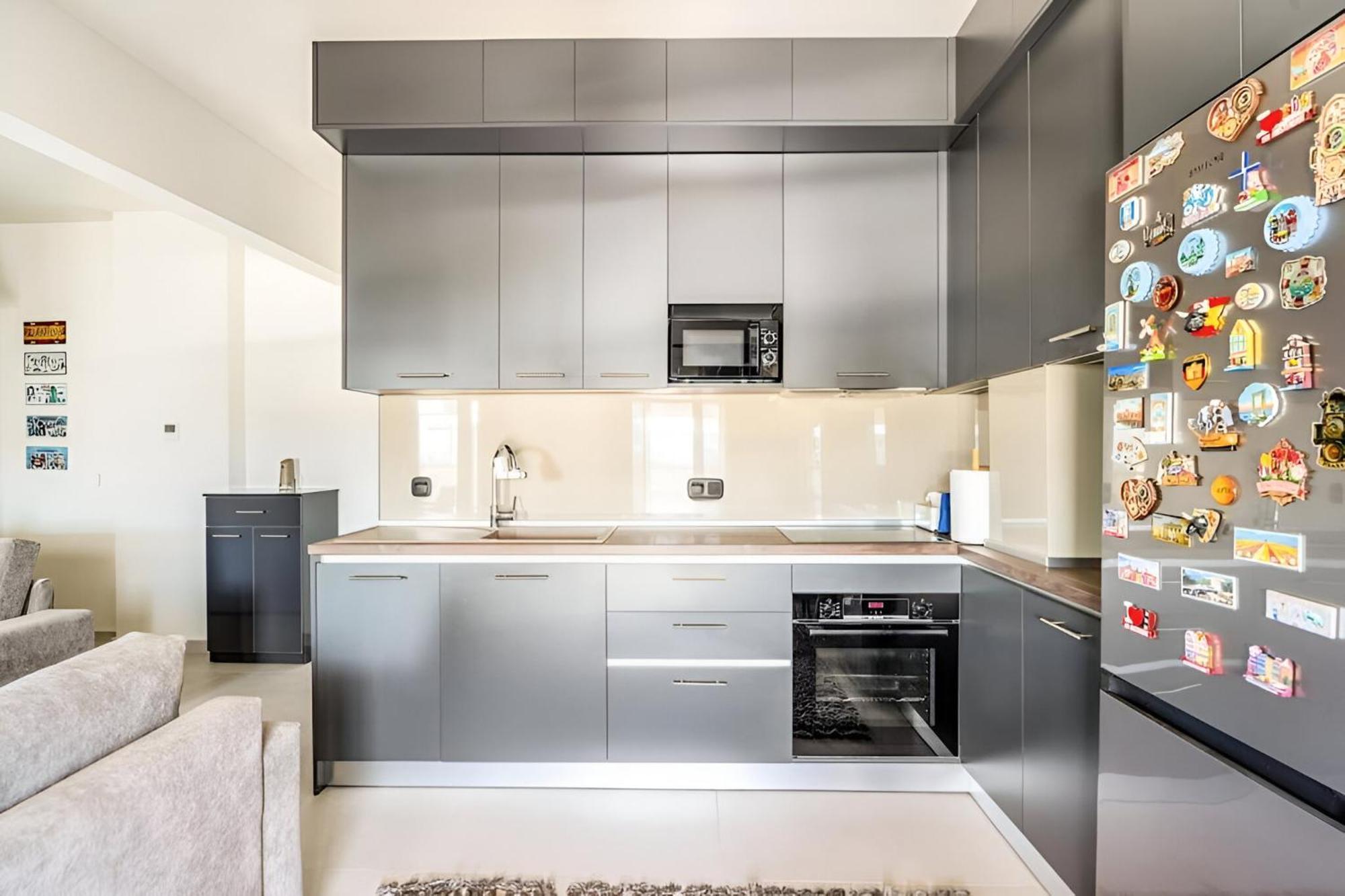 Elegant, Modern & Spacious Apartment In Thessaloniki With Balcony Exteriör bild